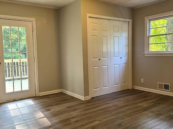 4th image of 2431 Arkose Dr SW