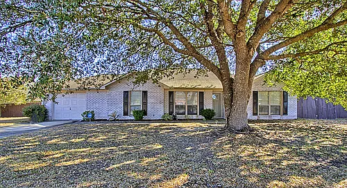 404 Clairemore Cir Photo 1