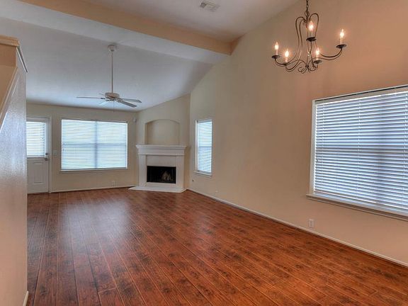 5th image of 10619 Sugar Trace Dr