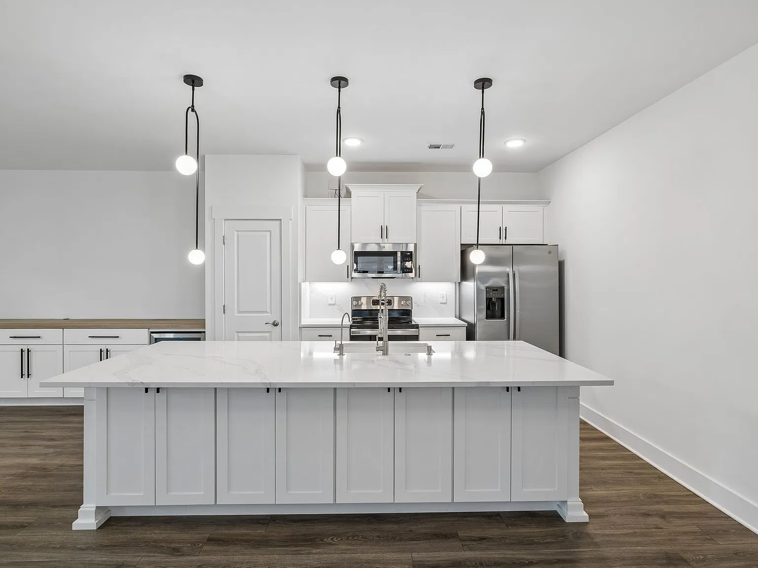 3 bed, 1747 sqft, $3,500 — Photo 1