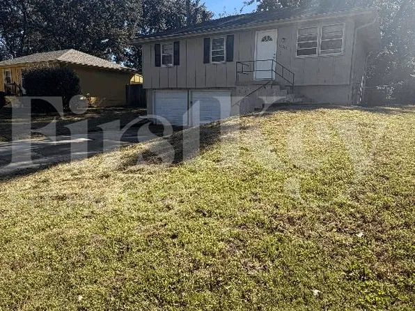 15301 E 48th Ter, Kansas City, MO 64136