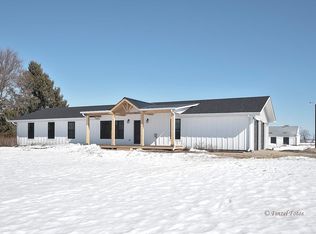 3320 Vermont Rd, Woodstock, IL 60098