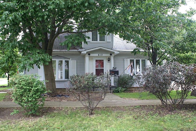 1st image of 613 N Long