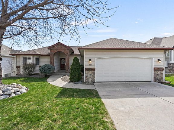 2nd image of 607 S Shelley Lake Ln