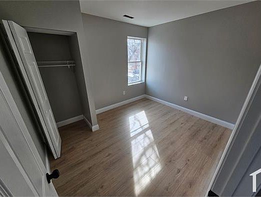 3rd image of 1624 17th Pl SE