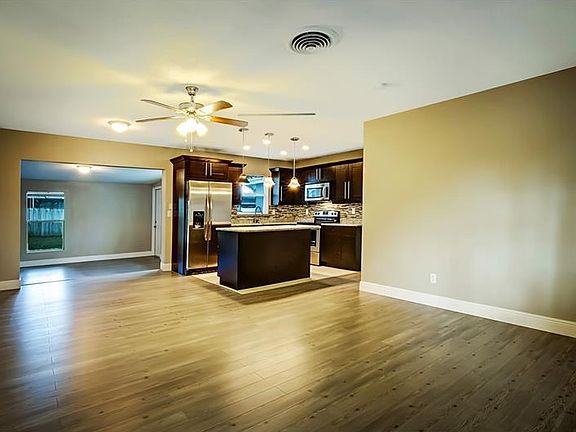 5th image of 535 44th Ave NE