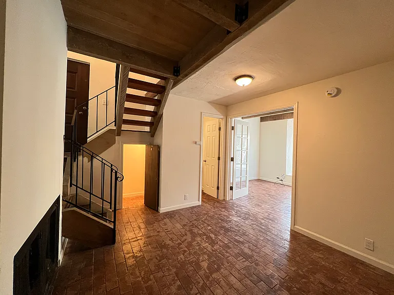 2541-2569 Le Conte Ave — Photo 21