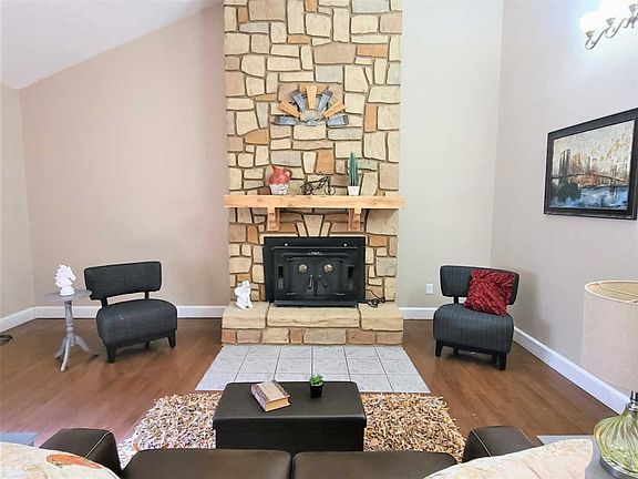 4th image of 539 Terrace Lake Dr
