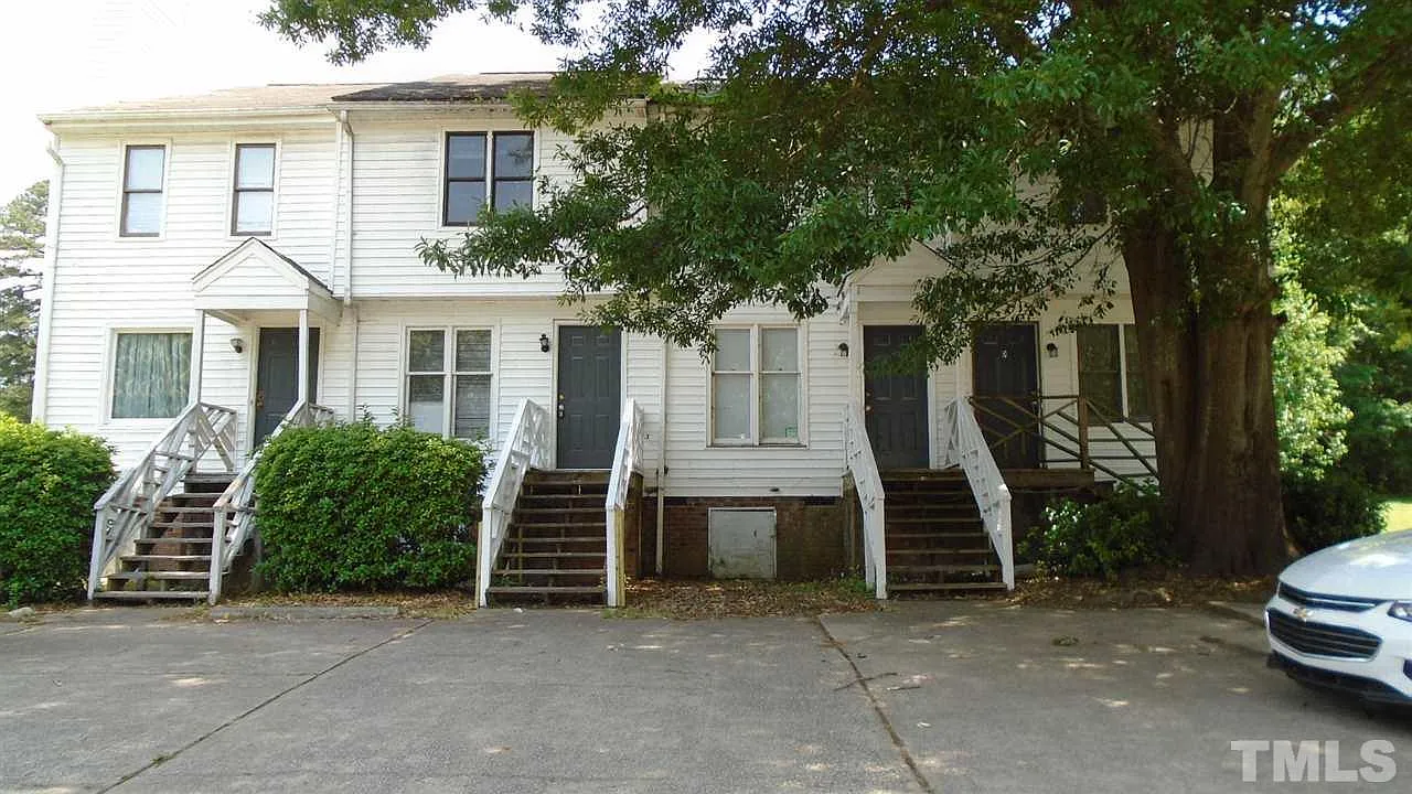 2 bed, 1.5 bath, 1001 sqft, $1,200 — Photo 1