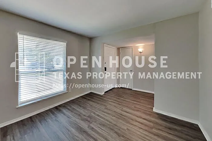 414 Oak Ridge Pl — Photo 6