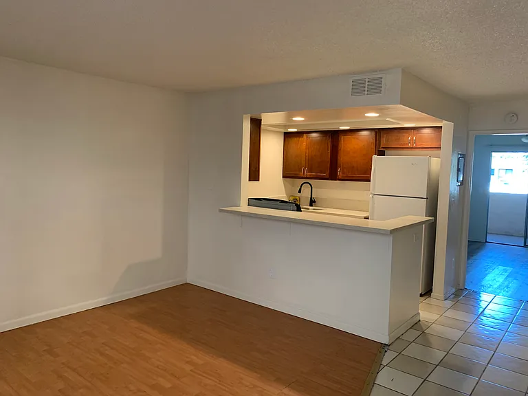 1205 N Ross St #31 — Photo 1