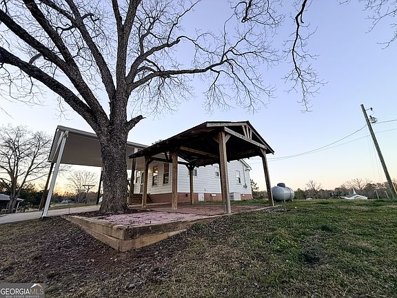 3rd image of 2973 River Rd