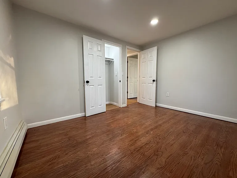 16 Elaine Dr — Photo 9
