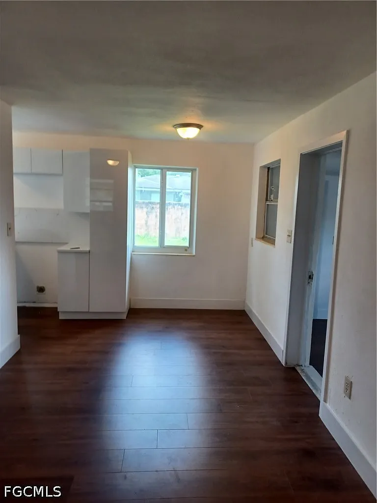 3 bed, 1.0 bath, 1054 sqft, $1,695 — Photo 4