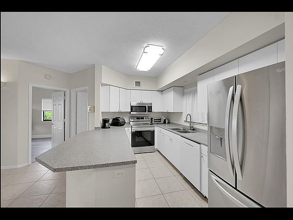 4th image of 2105 Lavers Cir APT 500
