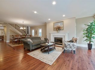 1921 W Fletcher St, Chicago, IL 60657