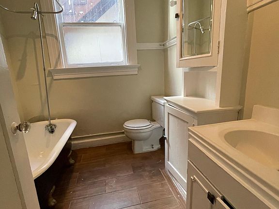 5th image of 708 Oak St APT 7