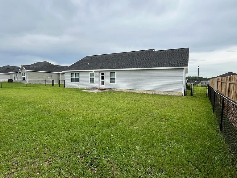 7031 White Pine Ave — Photo 8
