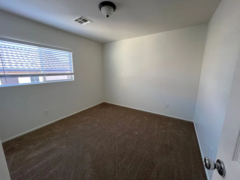 718 Thornford St — Photo 20