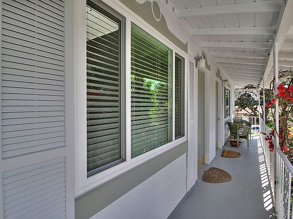 2nd image of 884 Park Dr APT 4