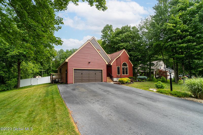 3rd image of 3 Arbor Lane
