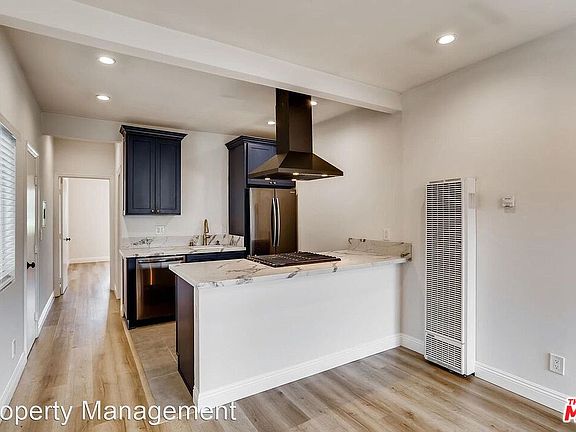 3rd image of 2832 S Sepulveda Blvd #14