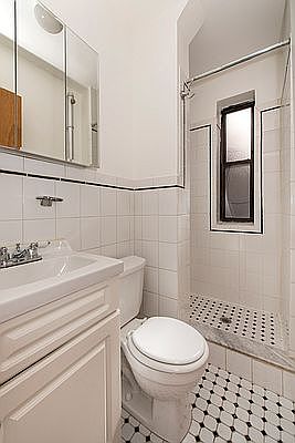 4th image of 31 Bedford St APT 15