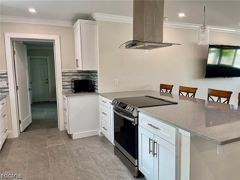 345 Donora Blvd — Photo 10