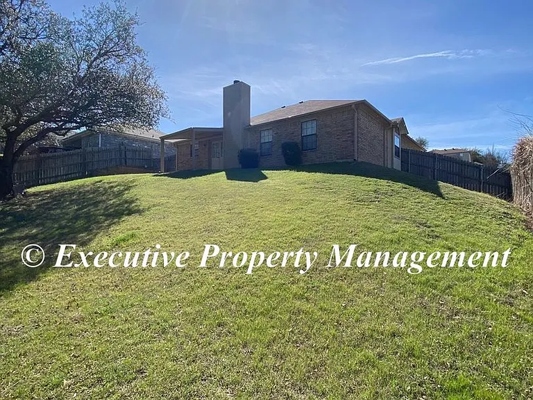 917 Whirlaway Dr — Photo 23
