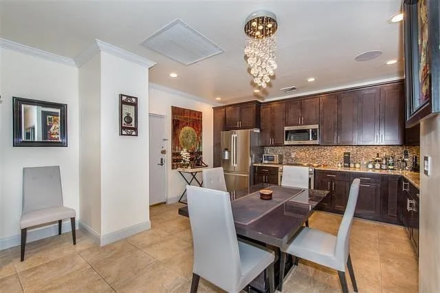 Brunswick Towers Condo — Photo 4