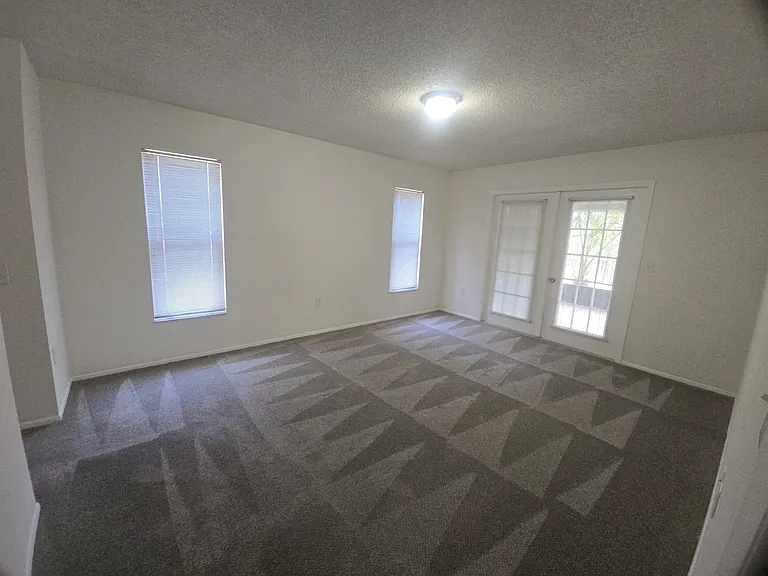 9808 Glen Moor Ln — Photo 4