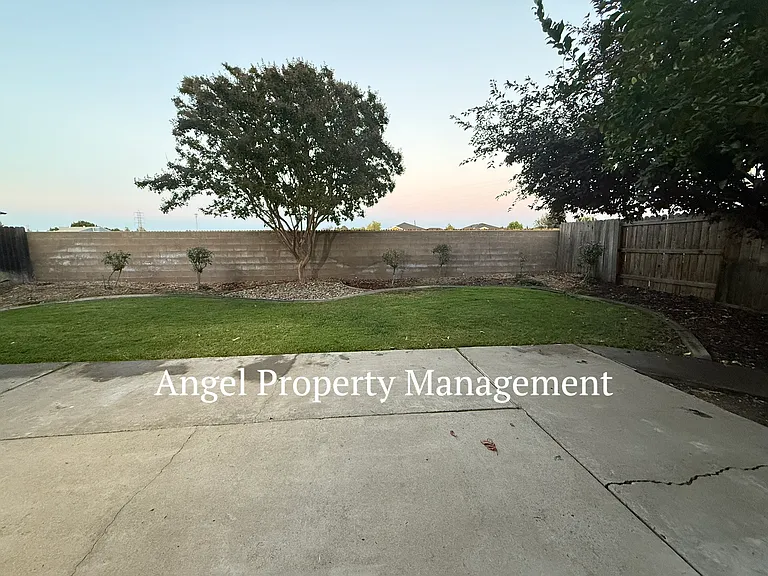 9131 Brienne Way — Photo 35