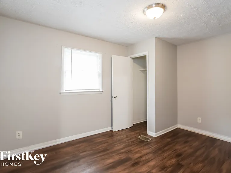 727 Alfred Rd NW — Photo 12