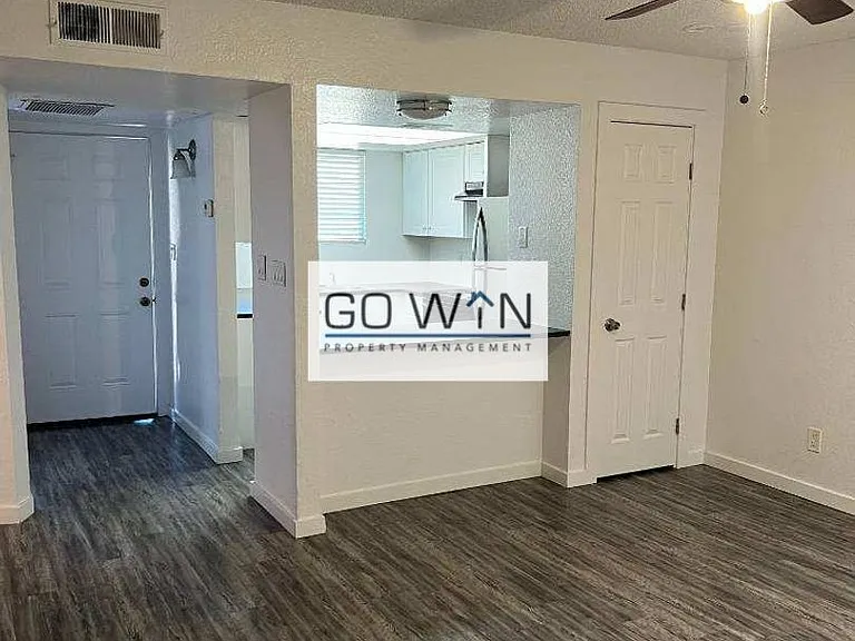 1212 W Mountain View Rd — Photo 19