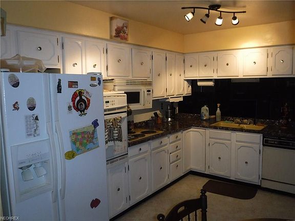 2nd image of 2112 Helmsdale Dr