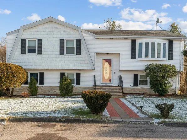 100 Chestnut Cir, Randolph, MA 02368