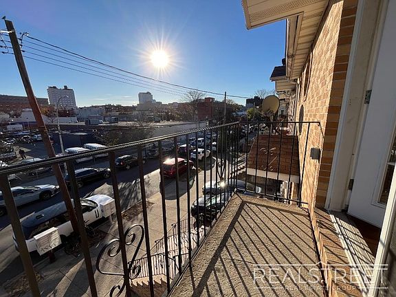 5th image of 325A Winthrop St #3