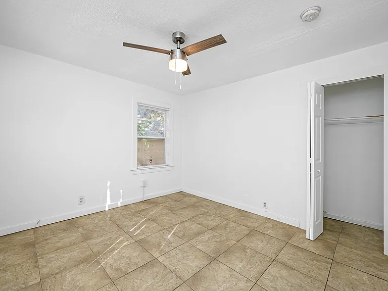 670 23rd Ave S — Photo 14
