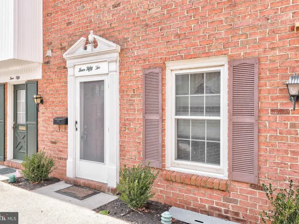 452 W Chocolate Ave, Hershey, PA 17033