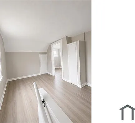 1462 Parkhill Rd — Photo 10