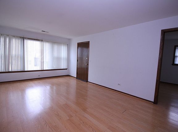 3rd image of 2740 N Marmora Ave #2