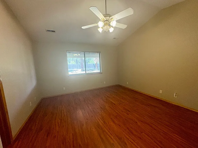 1636 W Ashley Way — Photo 10