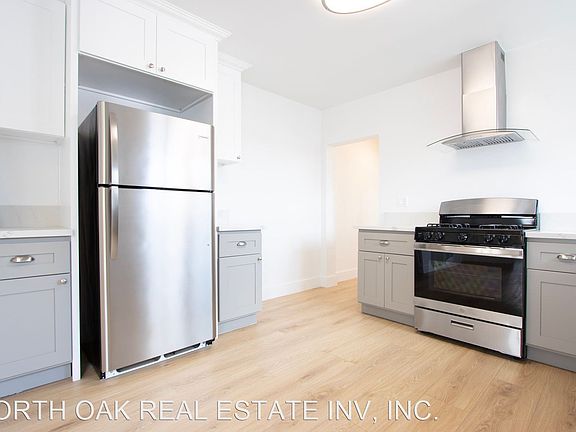3rd image of 1125 N Westmoreland Ave APT 6