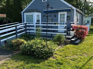 88 Grove St #88D, Clinton, CT 06413