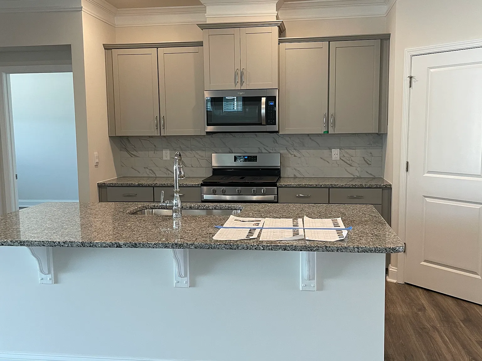 3 bed, 1901 sqft, $2,500 — Photo 4