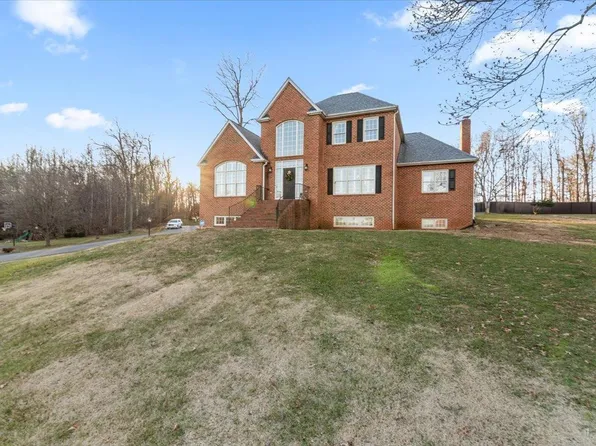 1180 Rocky Branch Dr, Forest, VA 24551