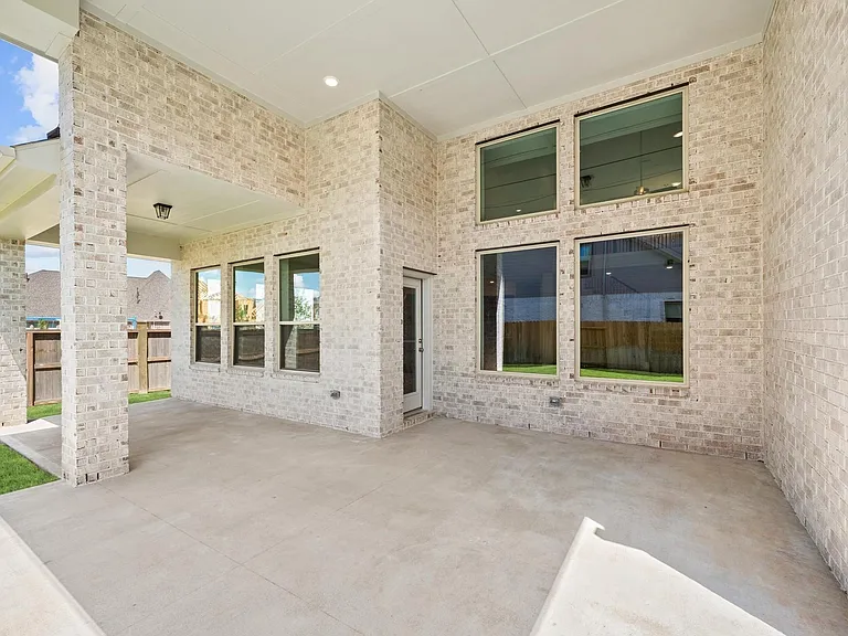 5702 Diamond Dust Dr — Photo 35