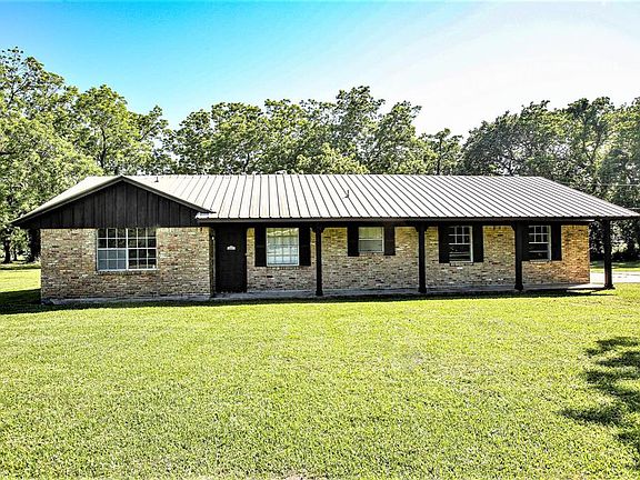 3rd image of 7205 Live Oak Dr
