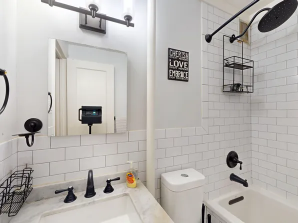 140 East 40th Street image 9 of 14