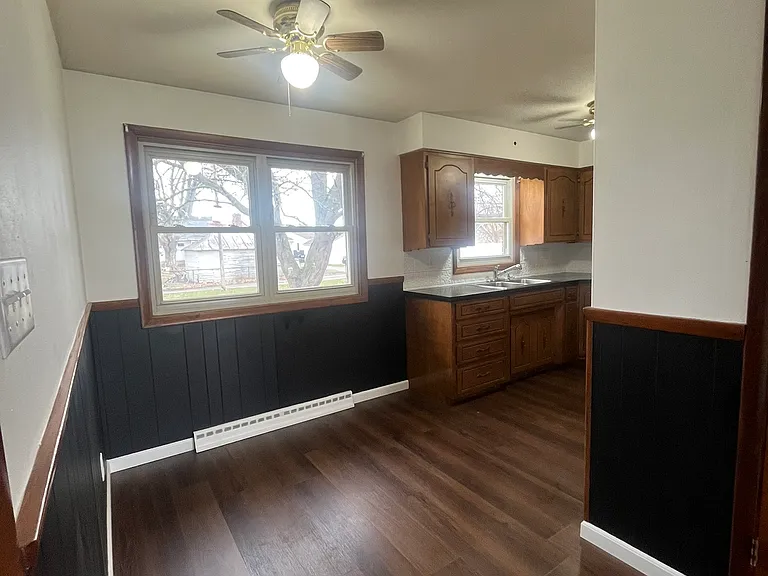 414 Wall St — Photo 12